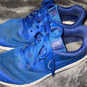 Nike Boys Athletic Shoe Size 4.5